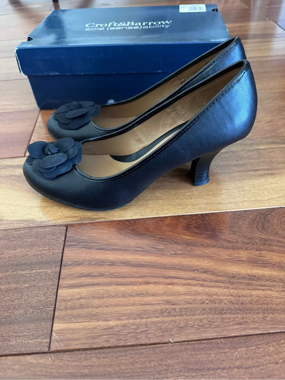 Croft & Barrow Black Floral Appliqué Round-Toe Pumps
